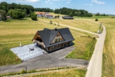 Exklusives Unternehmensanwesen mit Blockhaus, Microapartments, Gewerbehalle & Photovoltaik - Bild