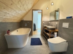 Exklusives Unternehmensanwesen mit Blockhaus, Microapartments, Gewerbehalle & Photovoltaik - Bild