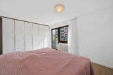 Großzügige 4,5-Zimmer-Wohnung mit ca. 117 m² Wohnfläche, sonnigem Balkon und Tiefgaragenstellplatz - Schlafzimmer (1)