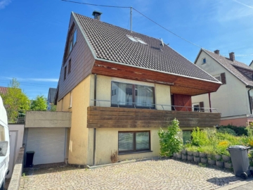 Freistehendes 2-Familienhaus mit Garten & Garage in Sindelfingen – sanierungsbedürftig mit Potenzial, 71063 Sindelfingen